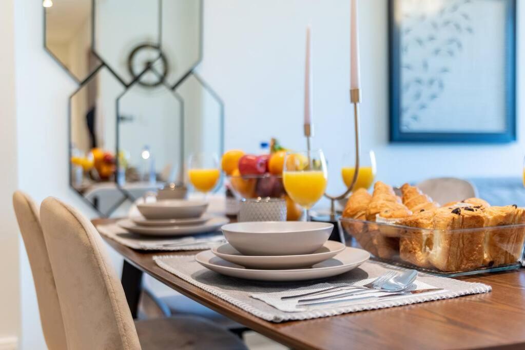 First Class 2br In The Heart Of Downtown *